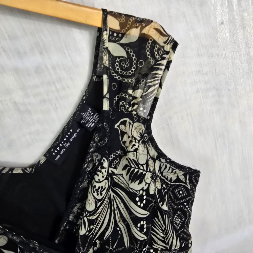 White House Black Market Sleeveless Blouse Black Floral Top - Picture 4 of 12